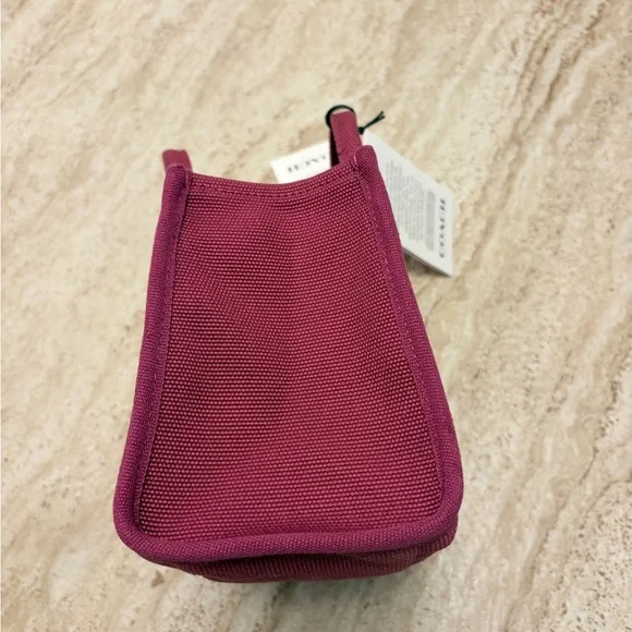 Coach Cargo Tote Bag 20 in Beautiful Muted Red Canvas and Embroidered Label - Picture 6 of 15